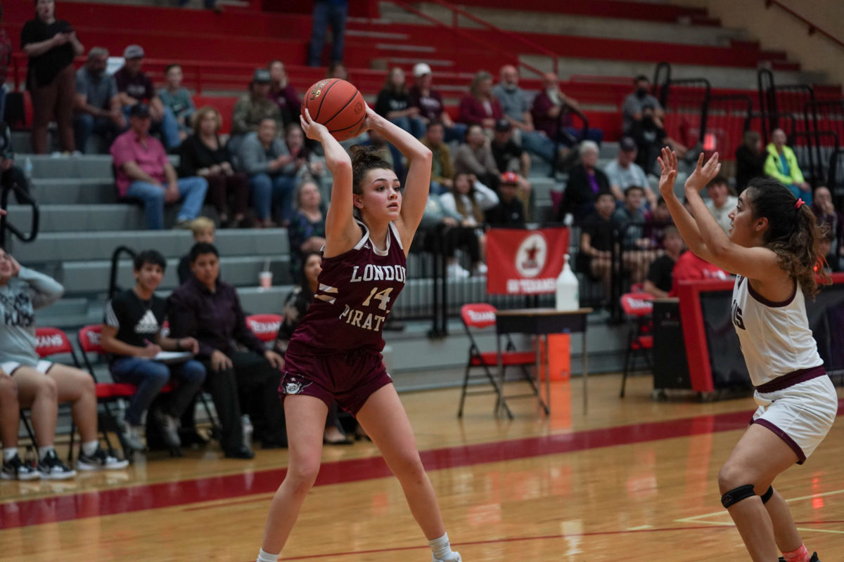 mathis-london-girls-basketball-playoffs00108